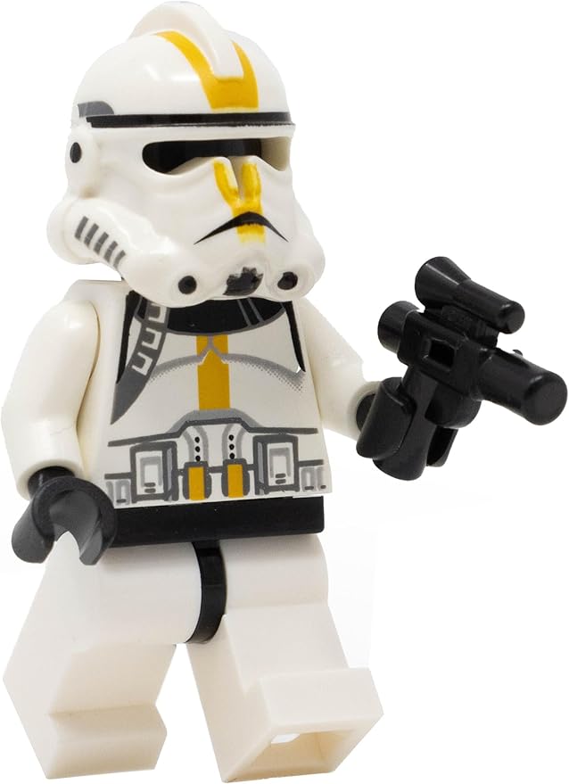 LEGO Star Wars Yellow Ep 3 Clone Trooper Minifigure (Phase 2) with Blaster