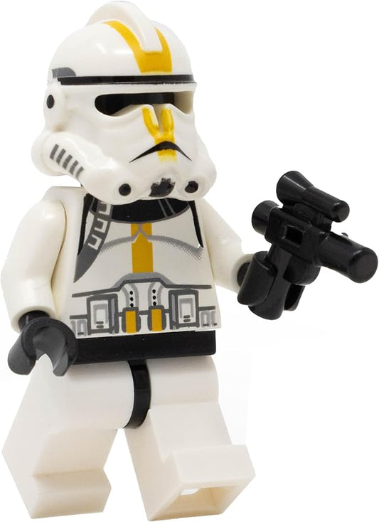 LEGO Star Wars Yellow Ep 3 Clone Trooper Minifigure (Phase 2) with Blaster